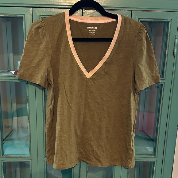 Boden Metallic Trim V Neck T-shirt - Picture 7 of 9